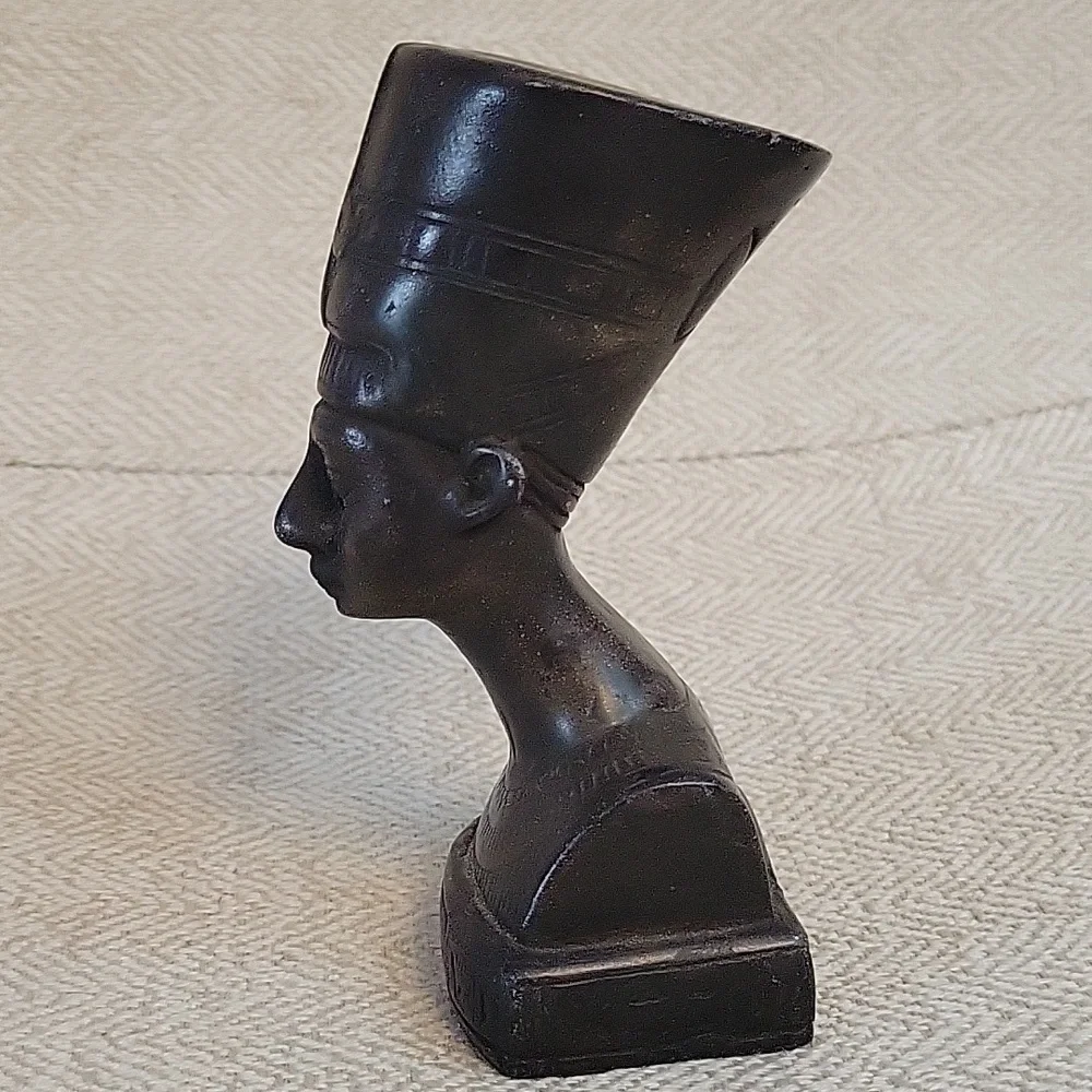 NEFERTITI Black Egyptian Bust Sculpture - Picture 2 of 8